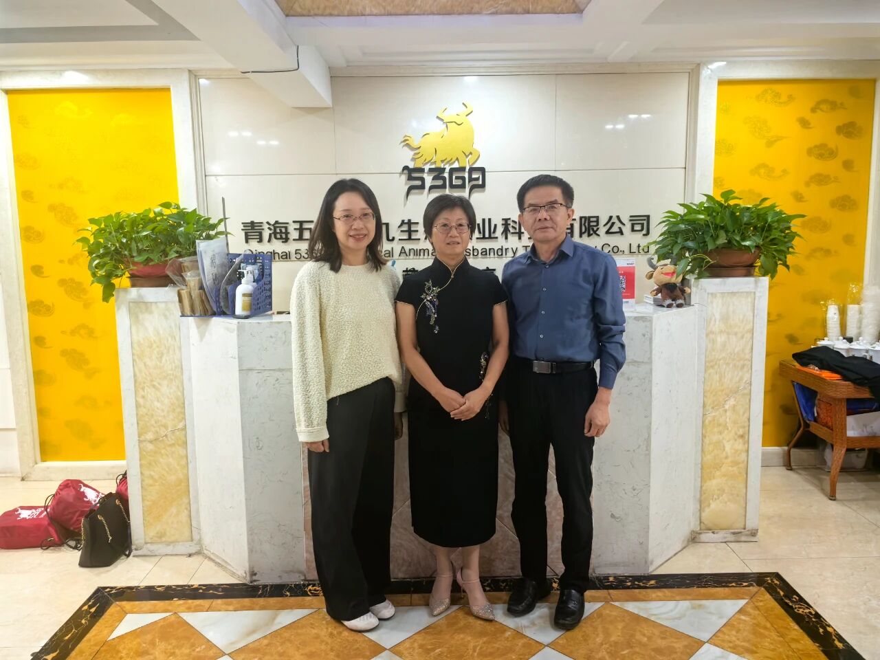 走访调研青海校友企业2.jpg